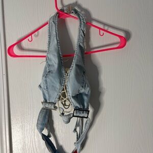 Women’s Denim halter crop top size M adjustable straps✨©️